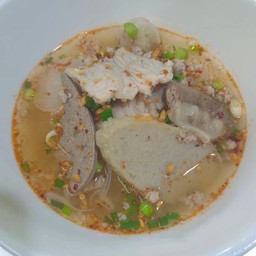 ก๋วยเตี๋ยวต้มยำหมู