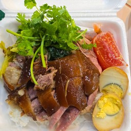 ขาหมูราดข้าว 1กล่อง เอาไข่กดเพิ่ม