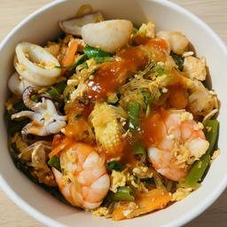 สุกี้แห้ง ทะเล(กุ้ง+หมึกสด)