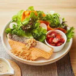สลัดแซลมอลย่าง