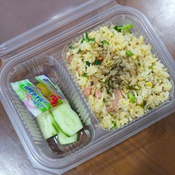 ข้าวผัดแหนม
