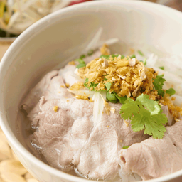 เฝอหมูสไลด์ (Sliced Pork Pho)