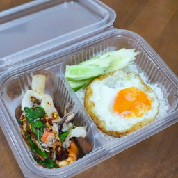 ข้าวกะเพราทะเล+ไข่ดาว