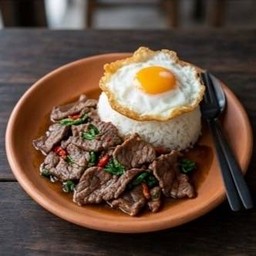 กะเพราเนื้อ ฟรีไข่