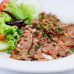หมูร้องไห้