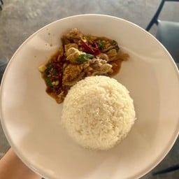 ข้าวกะเพราหมูชิ้น