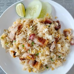 ข้าวผัดพ่อครัวน้อย