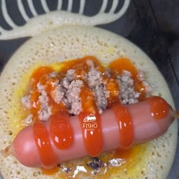 ไข่นกตี หมูสับ ไส้กรอก