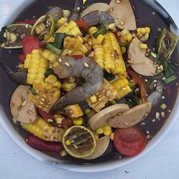 ตำข้าวโพดกุ้งสดหมูยอ
