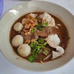สาม.ฟ. ต้มเลือดหมู เตี๋ยวเนื้อ หมู โฟ ยำ