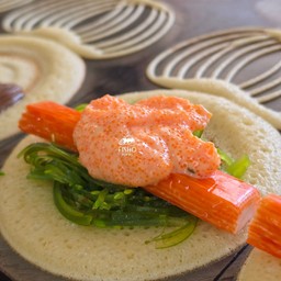 ยำสาหร่าย ปูอัด ไข่กุ้ง