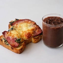 [เซตสุดฮิต] Sourdough open sandwich + Signatrue Cocoa Iced