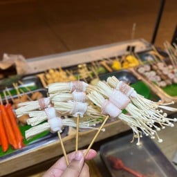 สามชั้นพันเห็ดเข็มทอง