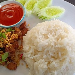 ข้าวหมูทอดกระเทียม