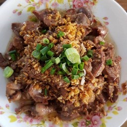 ข้าวเครื่องในไก่กระเทียม