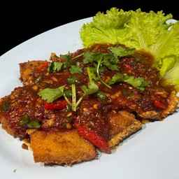 เนื้อปลาเก๋าราดพริก