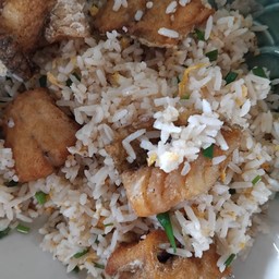 ข้าวผัดปลากะพง