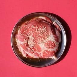 หมูสันคอสไลซ์หมักซอสหวาน (200g)
