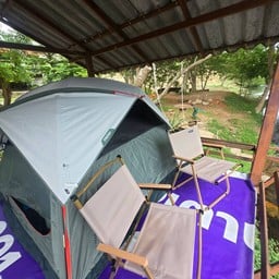 บ้านร่มไม้สายธาร