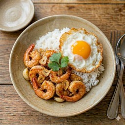 กุ้งกระเทียม ฟรีไข่