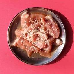 หมูนุ่มหมักงา (200g)