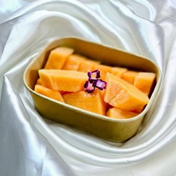 เมล่อน (เนื้อส้ม) หวาน กรอบ