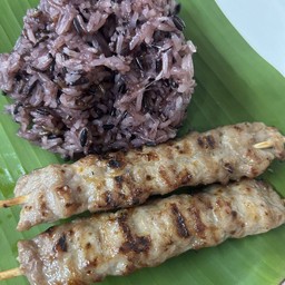 025+079 ข้าวเหนียว หมูปิ้งโบราณไร้มัน ไม่หวาน