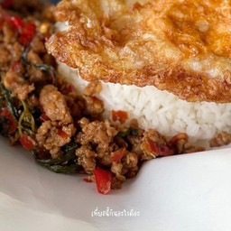 ข้าวกะเพรา หมูสับ + ไข่เจียวหมูสับ