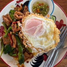 ข้าวผัดพริกแกง
