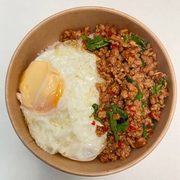กะเพราหมูสับไข่ดาว