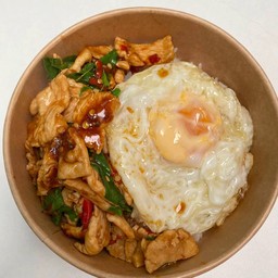 กะเพราไก่ไข่ดาว