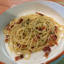 (Pasta) Spaghetti olio,aglio,peperoncino and pancetta
