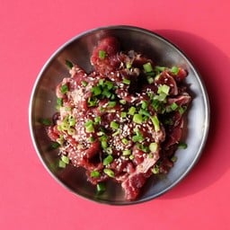 เศษเนื้อวัวหมักเมียงดง (200g)
