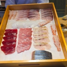 Momiji Omakase ทองหล่อ