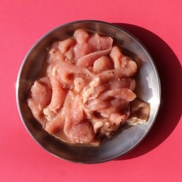 หมูนุ่มหมักพริกไทยดำ (200g)