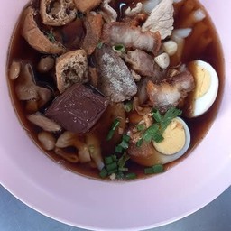 ร่มไทร ก๋วยจั๊บน้ำข้น ก๋วยเตี๋ยวแคะ