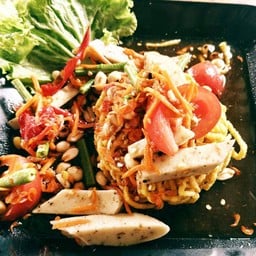 ตำหมี่กรอบ