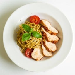 สปาเก็ตตี้เพสโต้ไก่