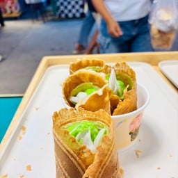 ทองม้วนกรอบสด นิยมสุข