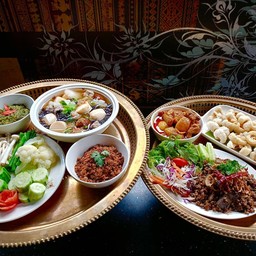 ชุดขันโตกC