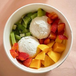 โยเกิร์ต2Scoop+สตอเบอรี่/กีวี่/มะม่วงน้ำดอกไม้