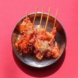อกไก่เสียบไม้หมักซอสเมียงดง (200g)