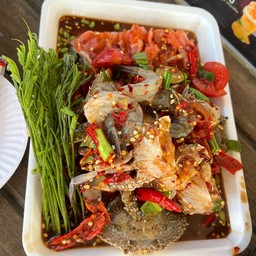 ปูม้า กุ้งสด หอยแครง  หมึกหนวด  แซลม่อน