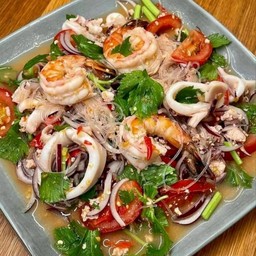 ยําทะเลกุ้ง หมึก