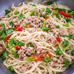 ยำาเส้นไข่ขาวหมูสับ