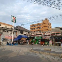 เสี่ยกอล์ฟบะหมี่ชายสี่ฝ.24 สาขา1