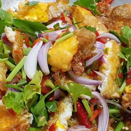 ยำไข่ดาว+ไก่ทอดต้นตำหรับ