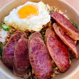 ข้าวกะเพราหมูสับกุนเชียง