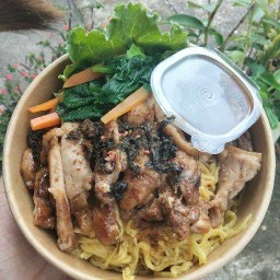 น้องคิณบะหมี่ไก่คลุกเกาหลี.👼🏻🤍 ตลาดเก่า