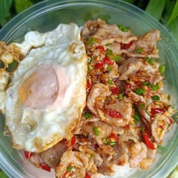 ข้าวหมูนุ่มผัดพริกเกลือ